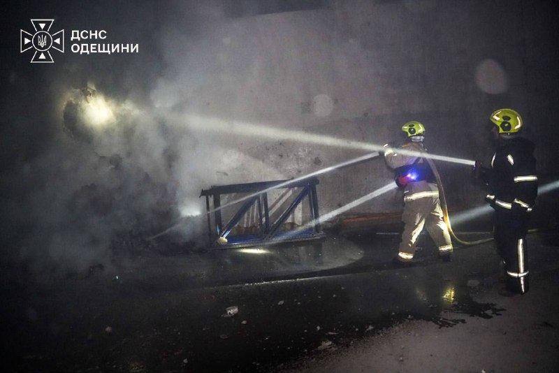 Наслідки нічної атаки безпілотників по українському місту