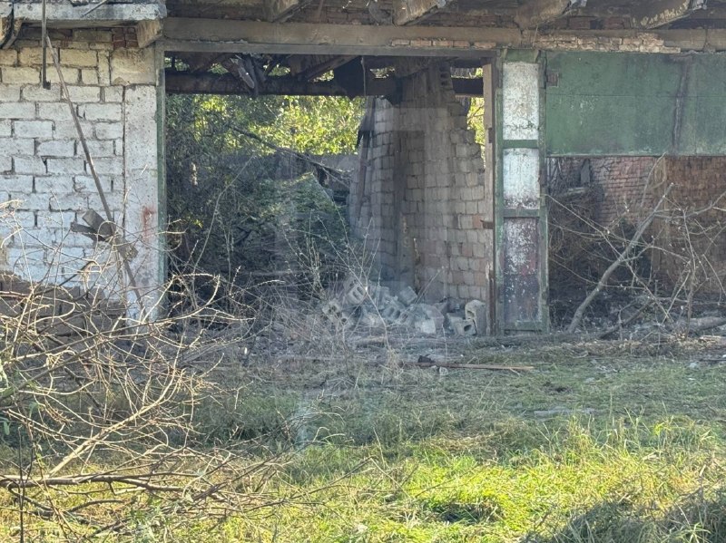 Наслідки удару по території лікарні в Кривому Розі
