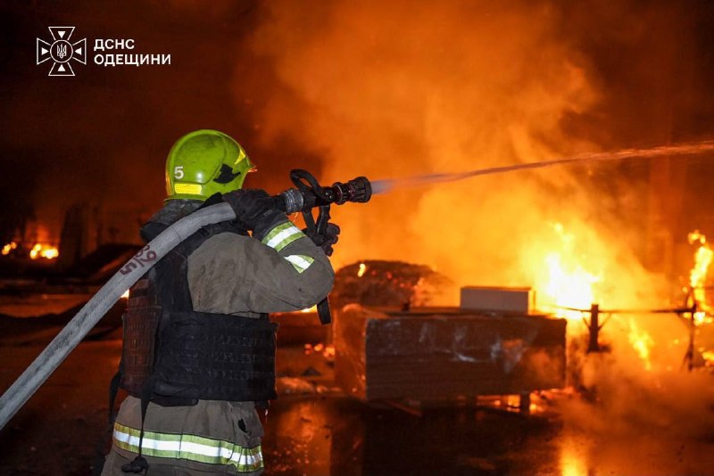 Aftermath of an overnight attack on a Ukrainian city