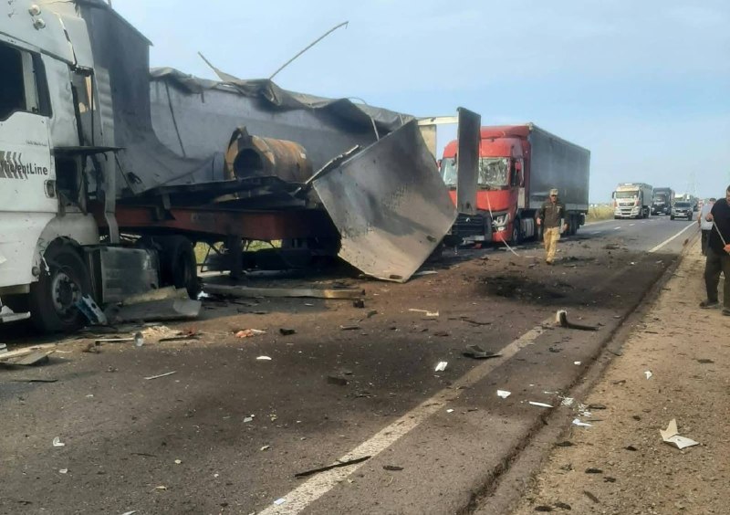 Conseguenze dell'attacco su una strada nella regione di Odessa
