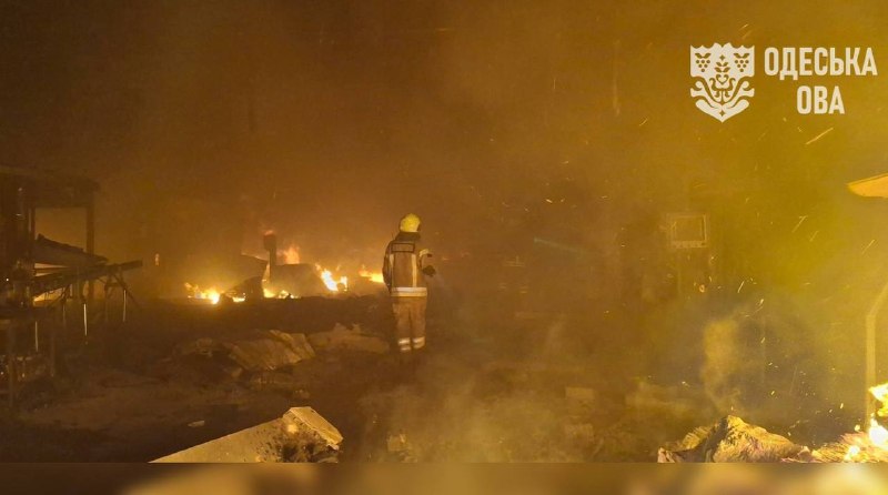 Наслідки ворожої атаки на цивільну інфраструктуру Одещини