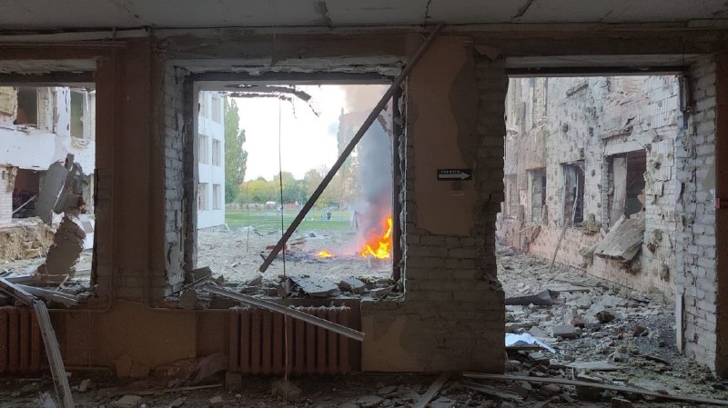 Consecuencias de un ataque aéreo ruso contra infraestructura civil en Sumy