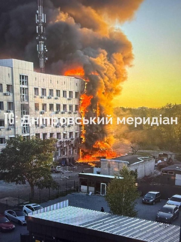 Consecuencias del ataque en Pavlogrado: incendio en un edificio administrativo