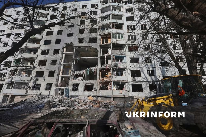 Редакционна обложка към материала за обстрела в Харков