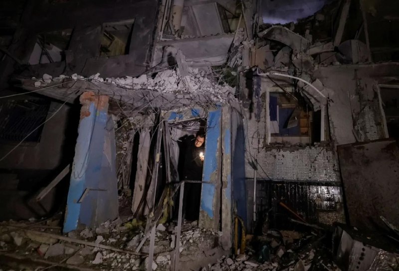 Наслідки удару по житловій багатоповерхівці у Харкові