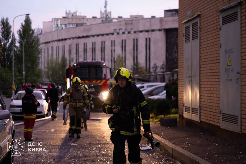 Conséquences d'une attaque nocturne de drones sur une ville ukrainienne