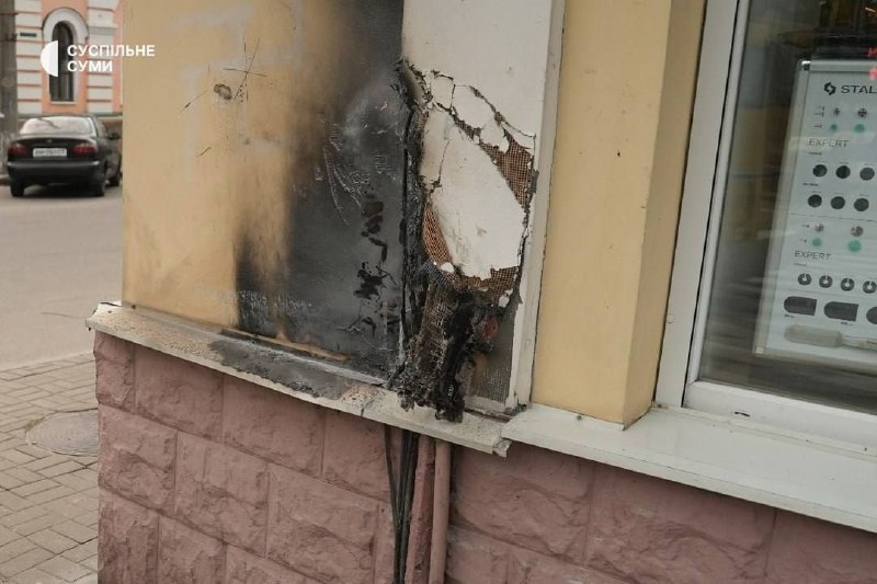 Наслідки нічної атаки безпілотника у Сумах