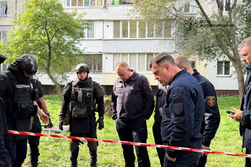 Conseguenze dell'impatto di un drone su un condominio a Berdychiv